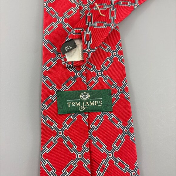 Tom James Innocenti Red / Black Chain Design Men's Tie 4" x 60" - Picture 3 of 4